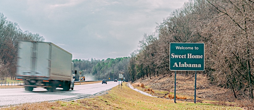 Image of drivers on highway in Alabama
